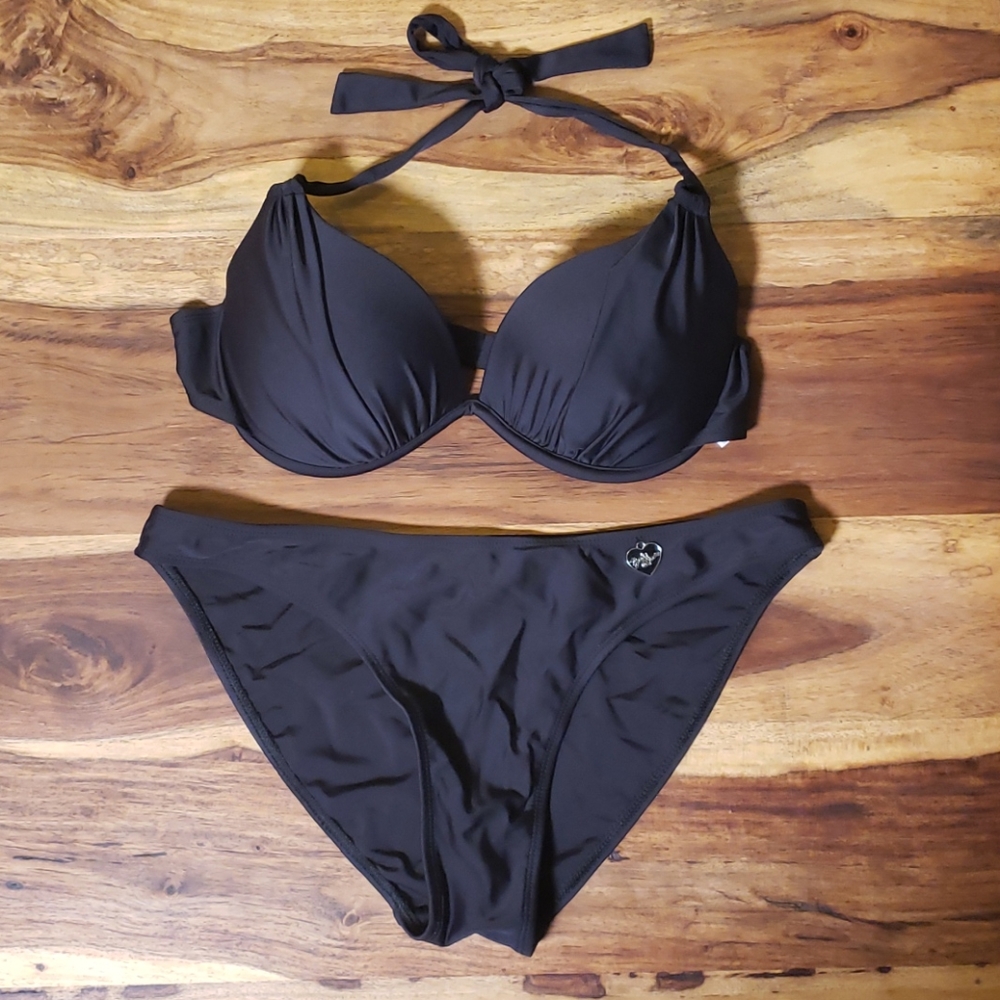 Black pushup halter bikini set